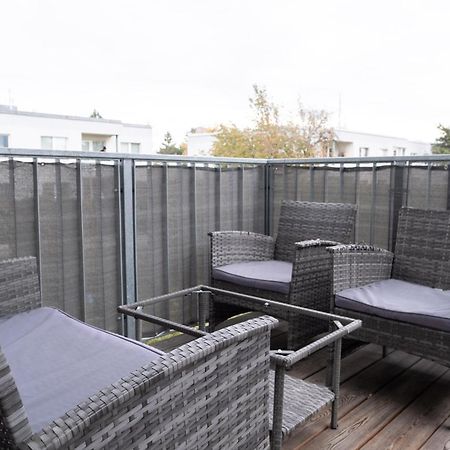 וינה Modern Apartment W/ Cozy Balcony Near City Center מראה חיצוני תמונה