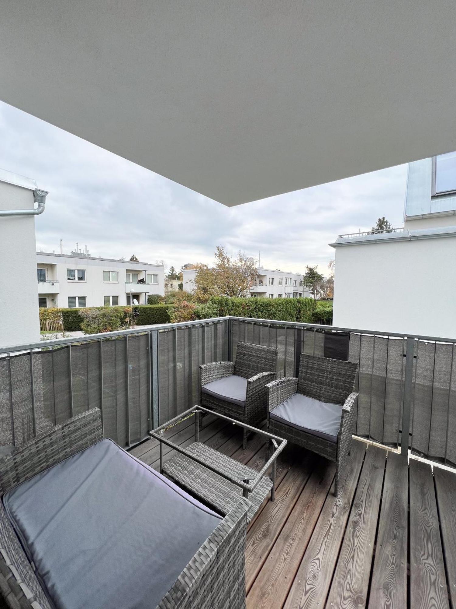 וינה Modern Apartment W/ Cozy Balcony Near City Center מראה חיצוני תמונה