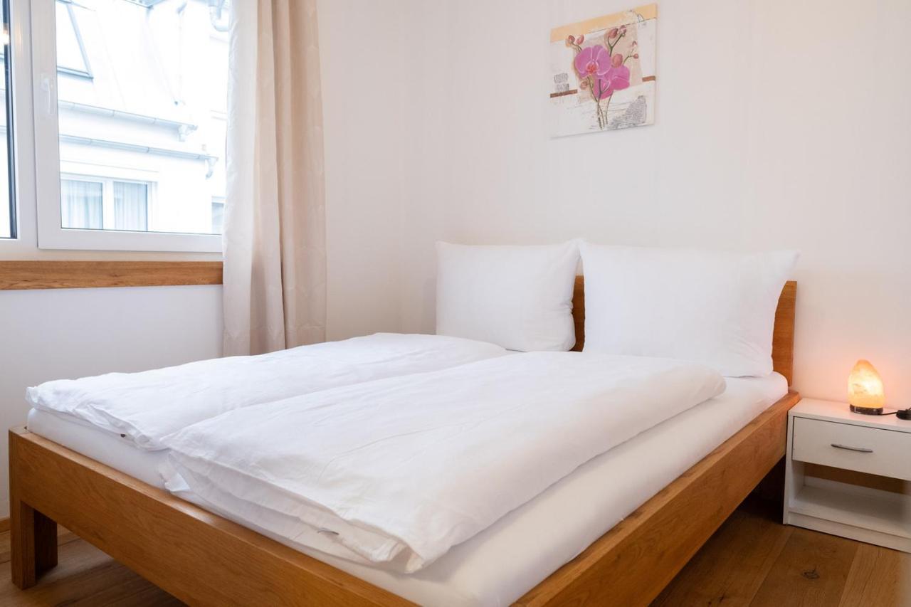 וינה Modern Apartment W/ Cozy Balcony Near City Center מראה חיצוני תמונה