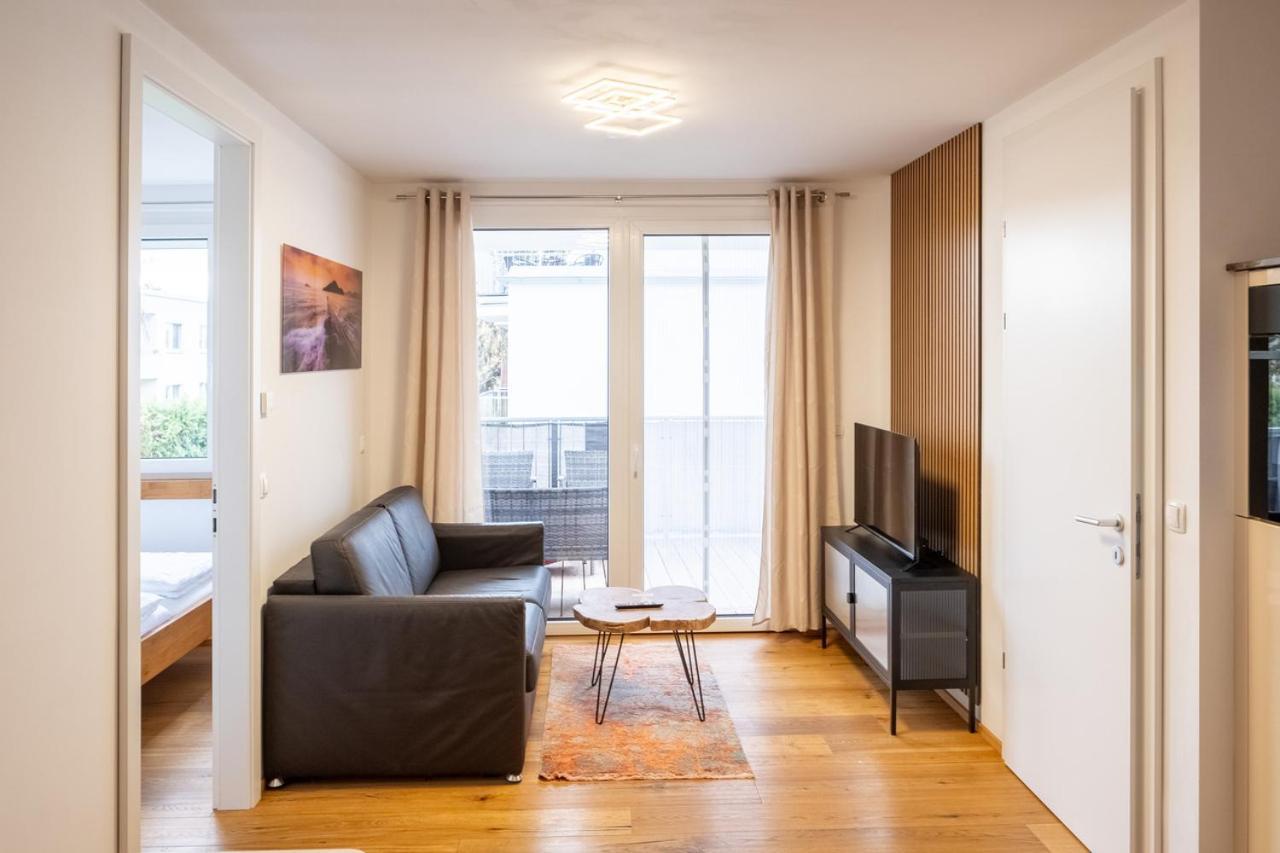 וינה Modern Apartment W/ Cozy Balcony Near City Center מראה חיצוני תמונה