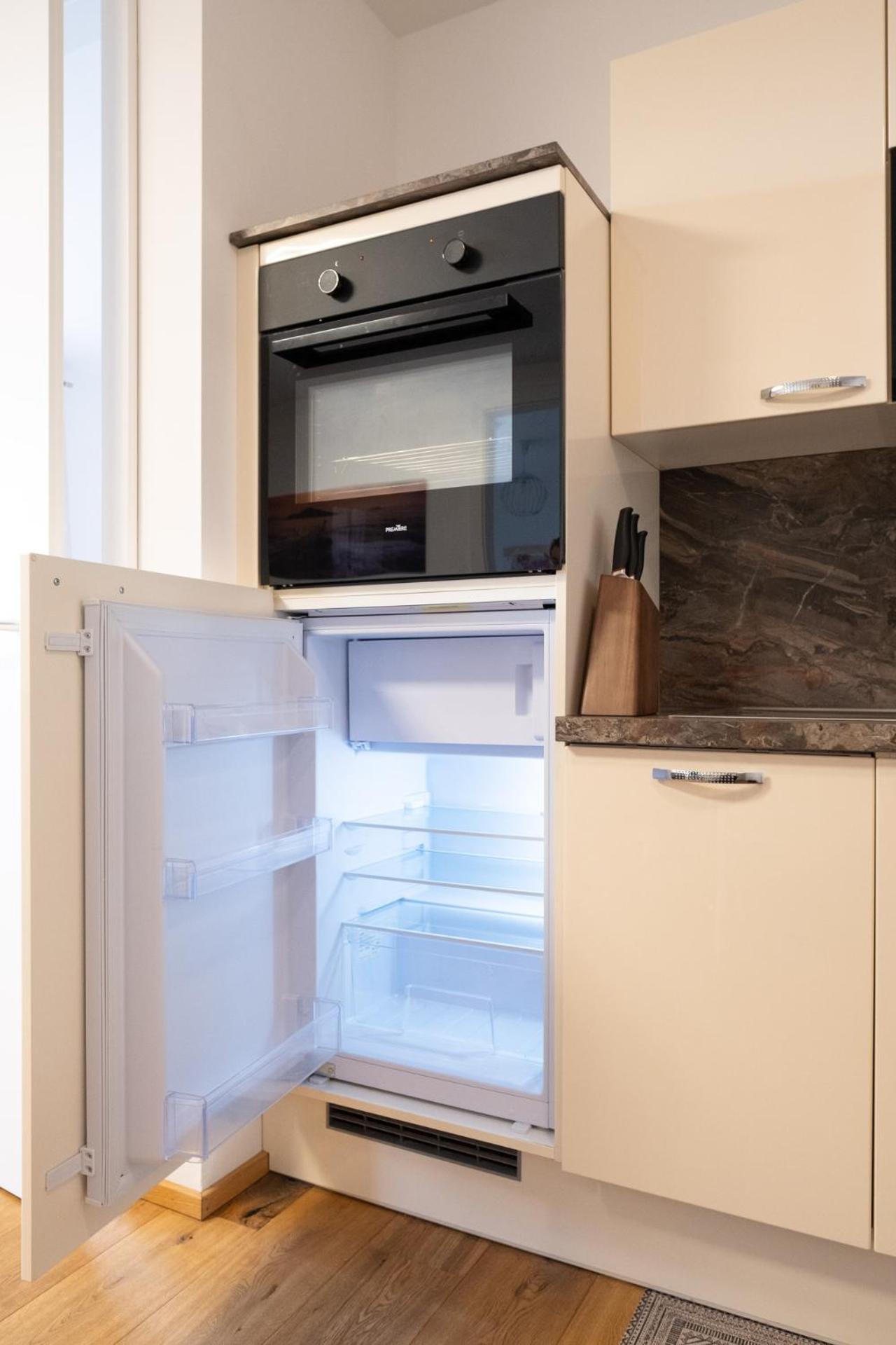 וינה Modern Apartment W/ Cozy Balcony Near City Center מראה חיצוני תמונה
